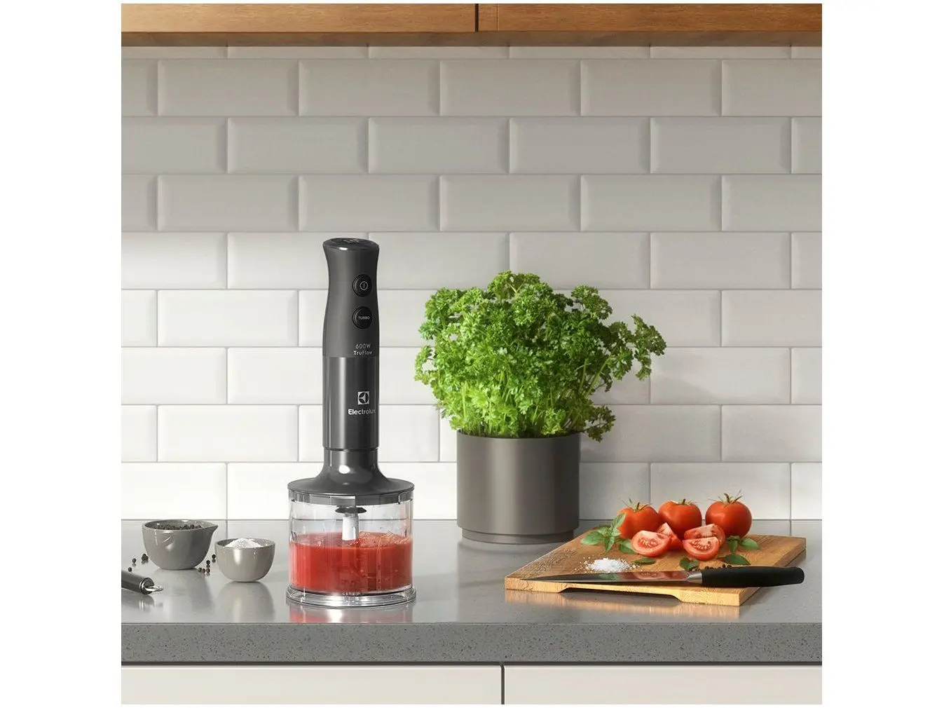 Mixer 3 em 1 Electrolux Cinza 600W com Haste em Inox e Tecnologia TruFlow (EIB20) - Imagem 2